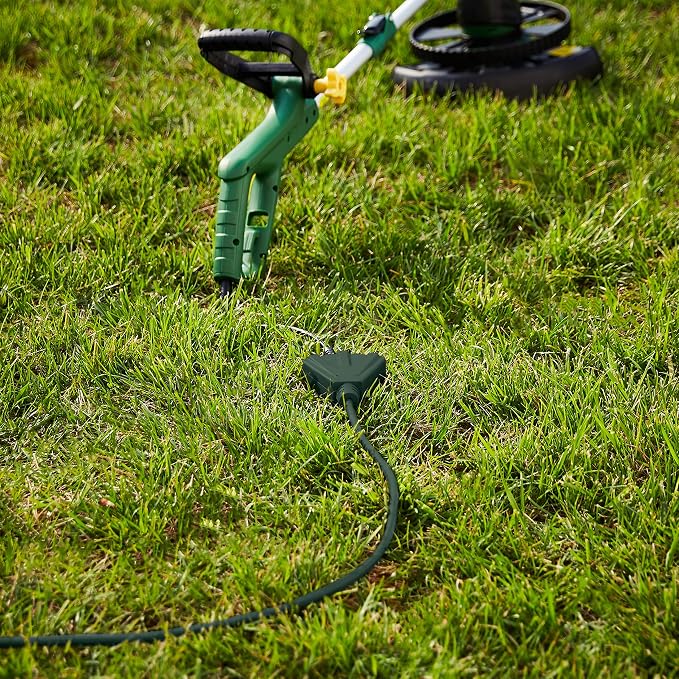 Amazon Basics Indoor/Outdoor Extension Cord, 25-foot, 3-Prong Grounded Plug with 3 Outlets, Weather Resistant Vinyl, 13 Amps, 1625 Watts, 125 VAC, Green
