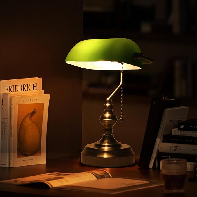 Green Glass Banker's Desk Lamp, Antique Banker Desk Lamps with USB Charging Port, Traditional Library Lamp, Vintage Desk Lamp Green Shade for Office Study Room, Pull Chain Switch