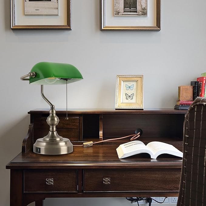 Green Glass Banker's Desk Lamp, Antique Banker Desk Lamps with USB Charging Port, Traditional Library Lamp, Vintage Desk Lamp Green Shade for Office Study Room, Pull Chain Switch
